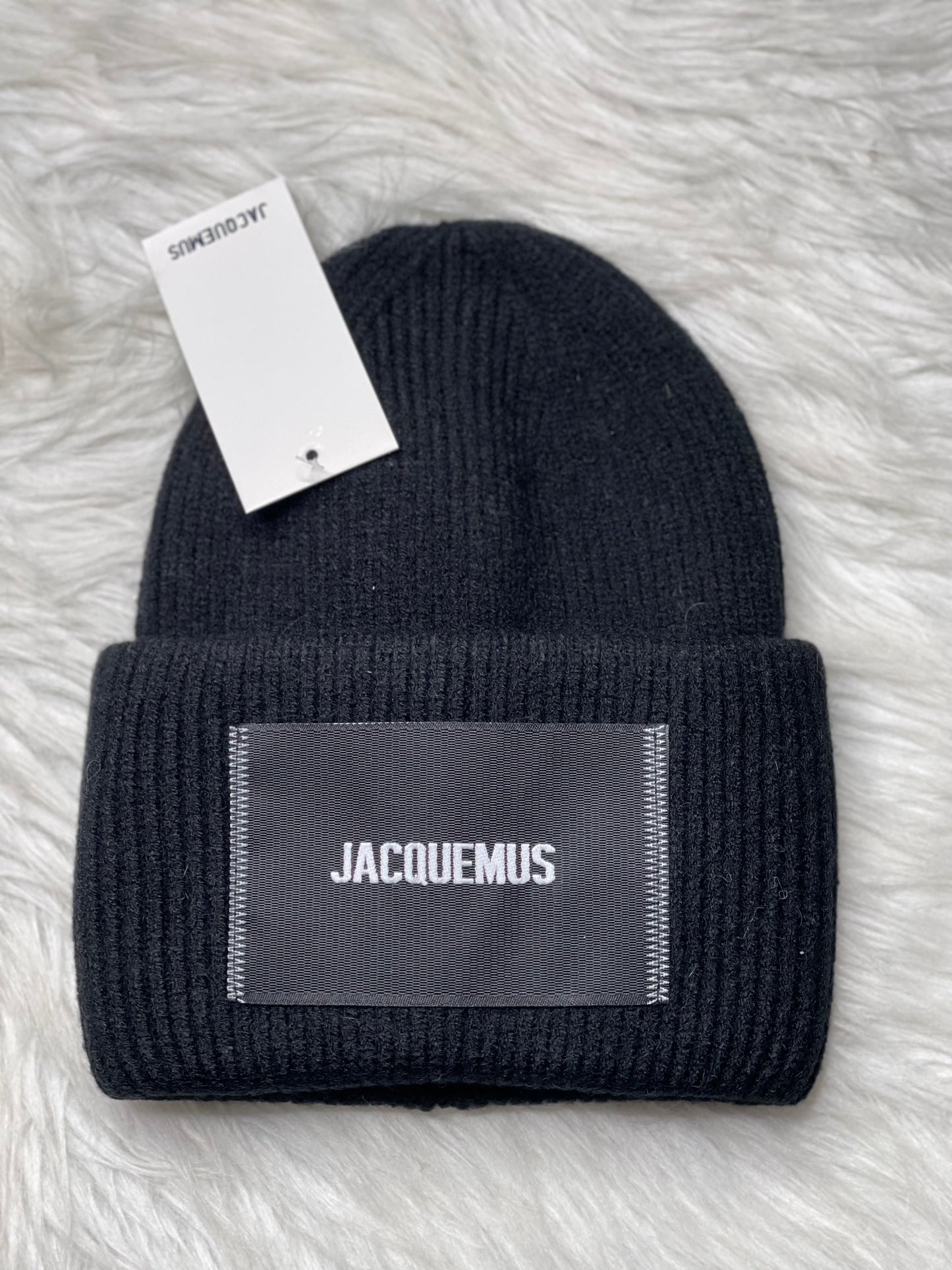 Bonnet J