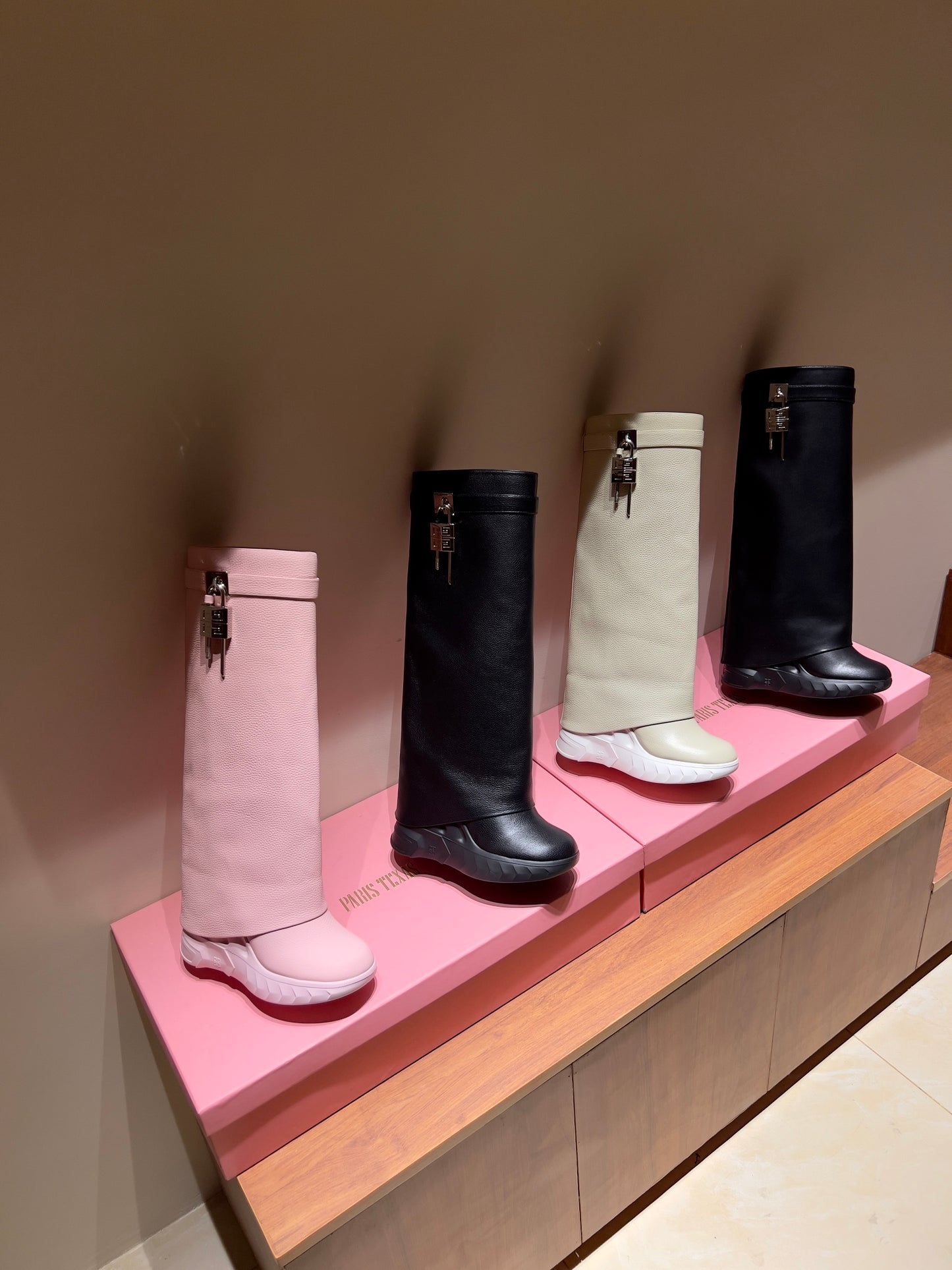 Botte haute cuir