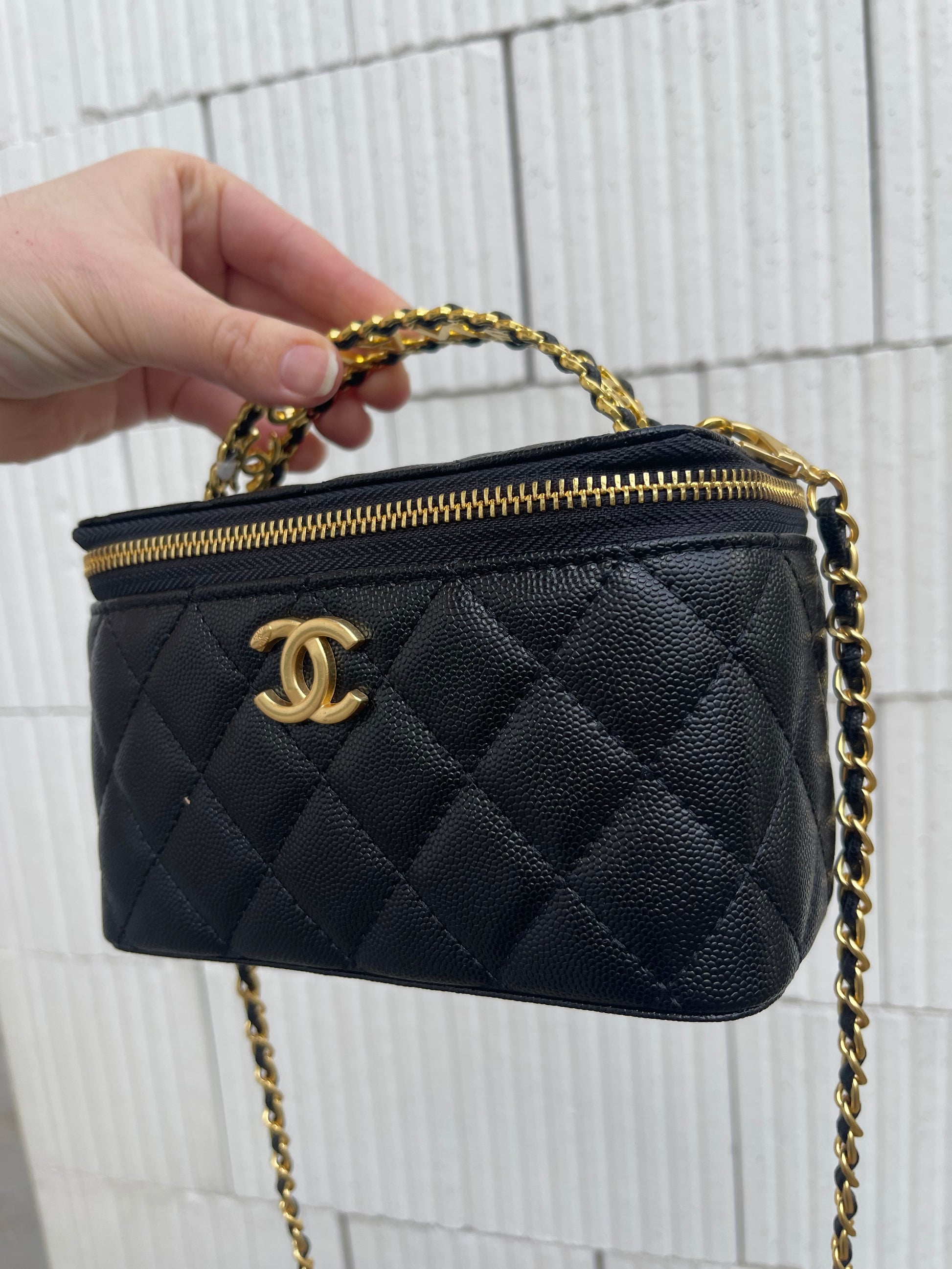 Vanity cuir caviar