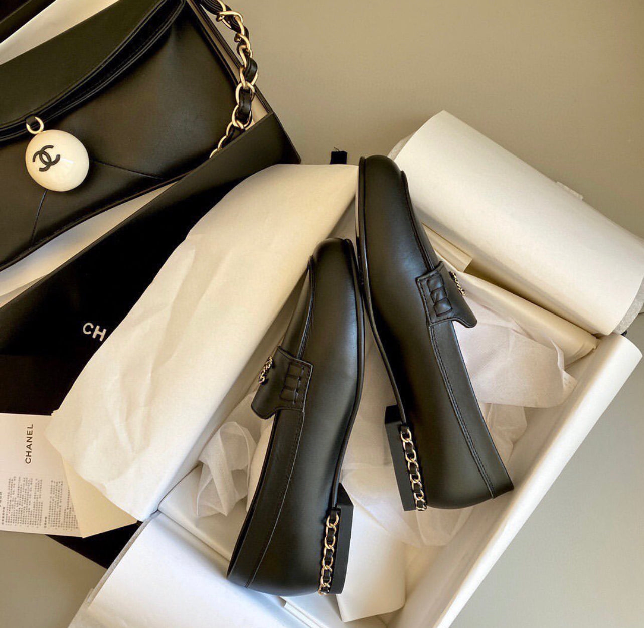 ￼Mocassin cuir chaine taille 40