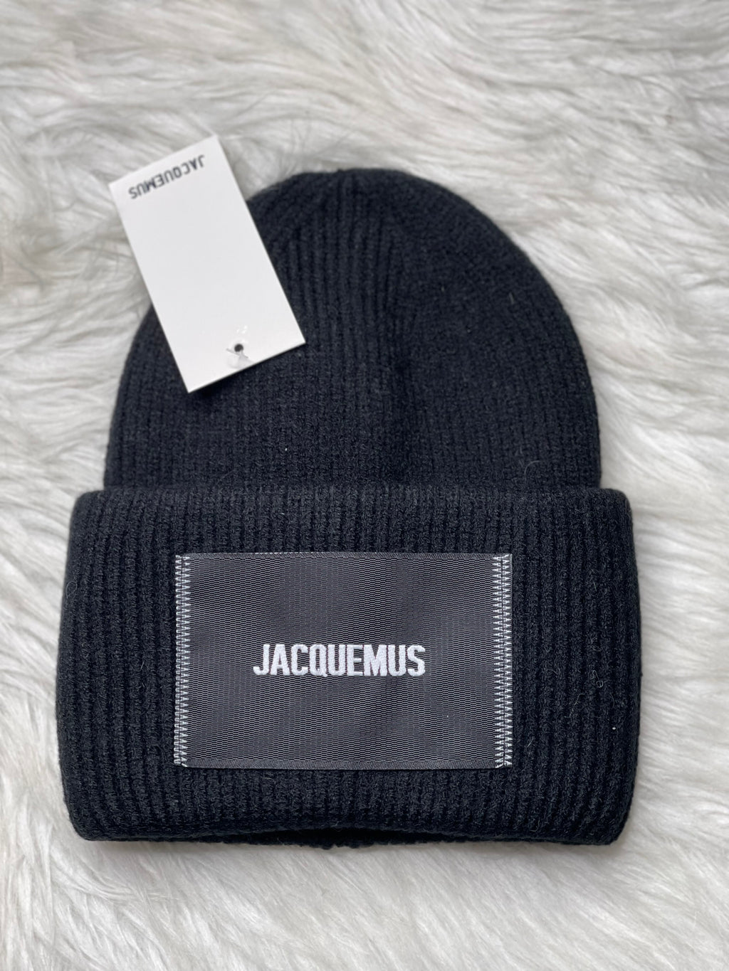 Bonnet J