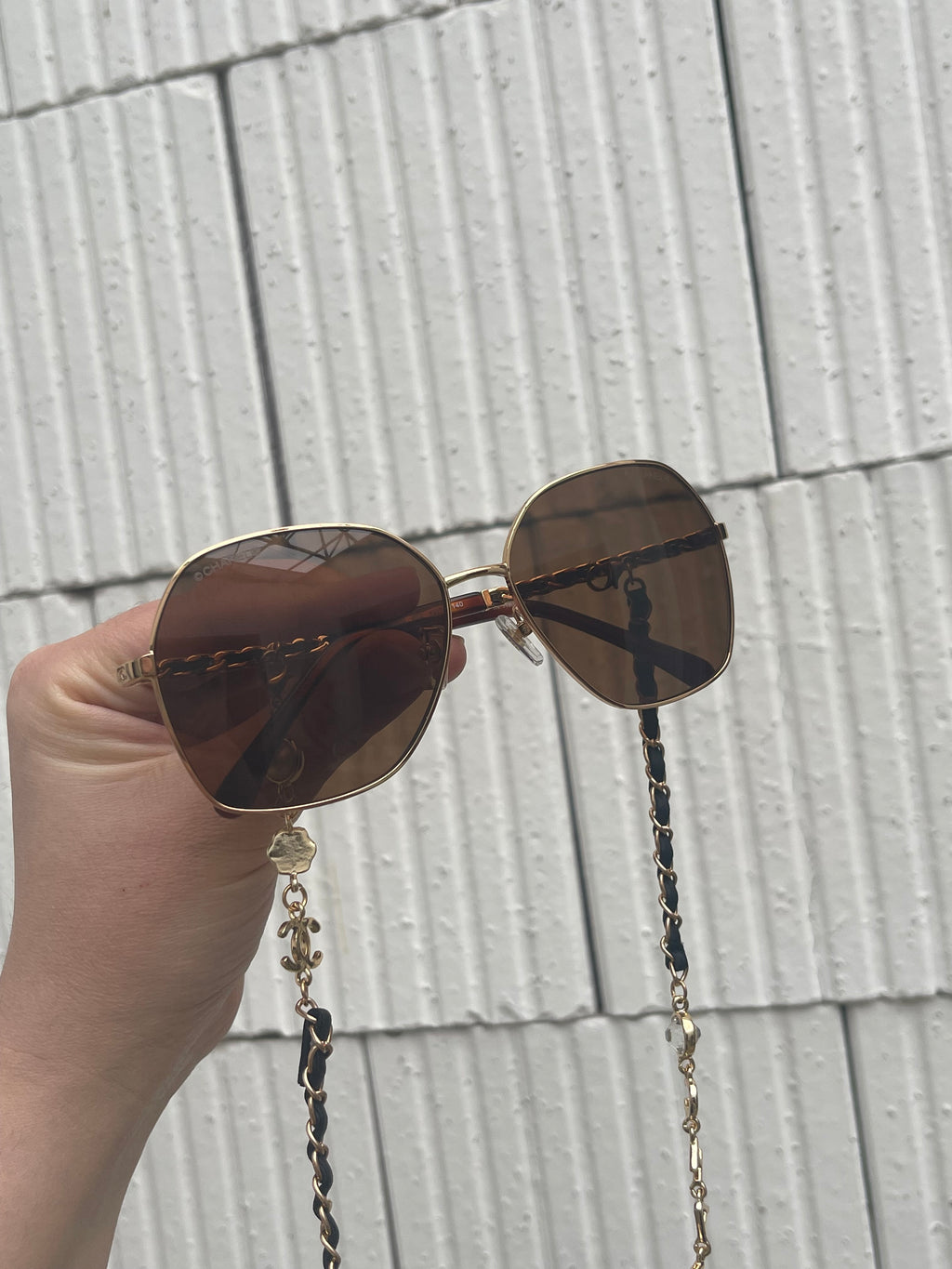 Lunette de soleil chaîne