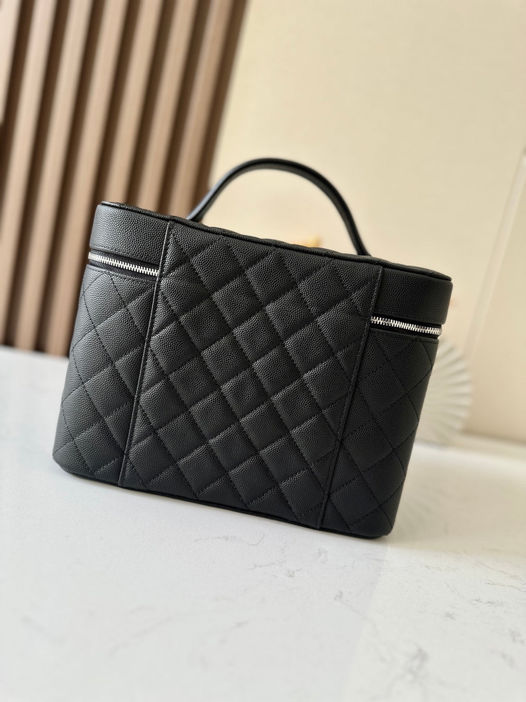 Vanity cuir caviar