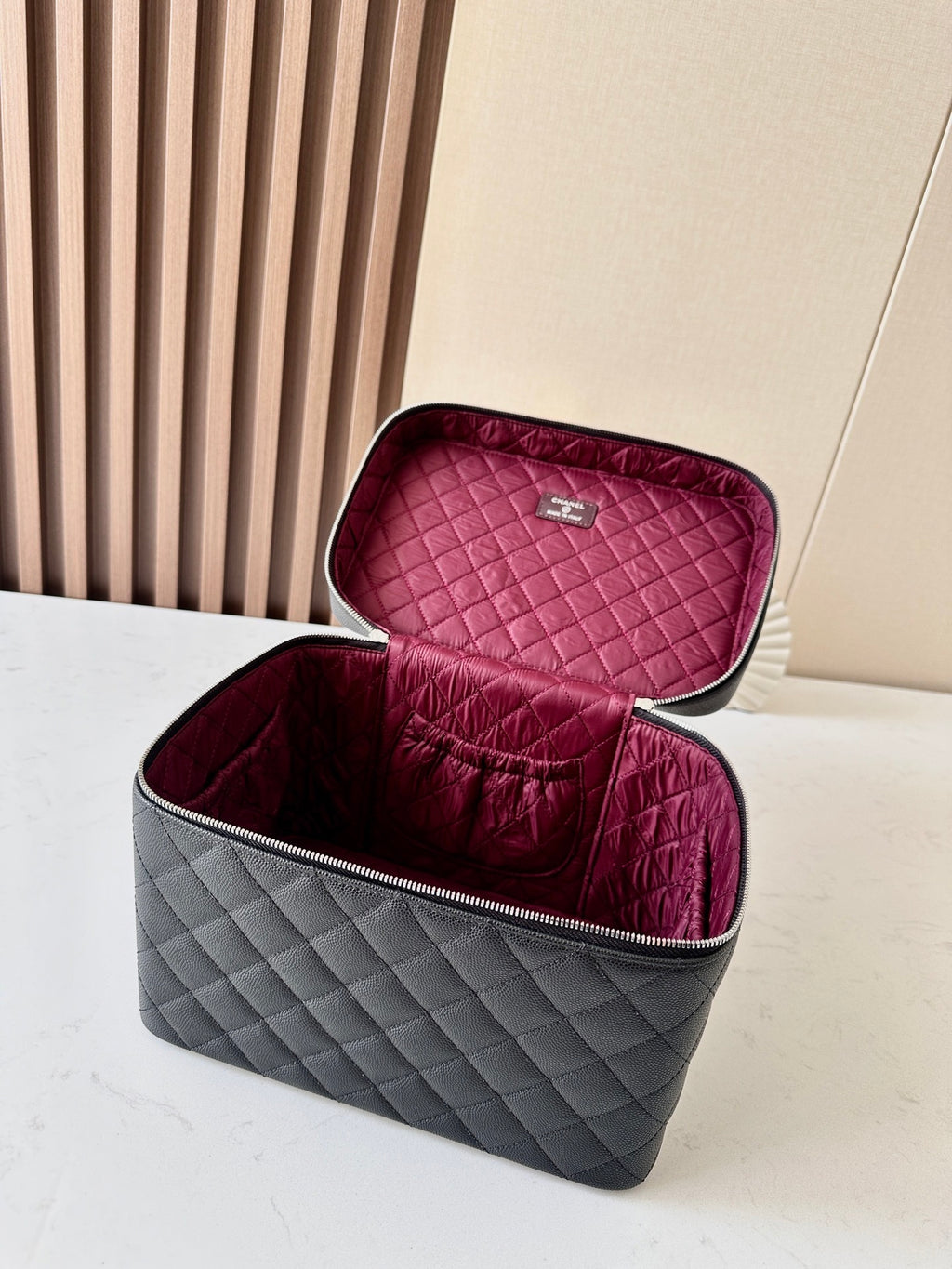 Vanity cuir caviar