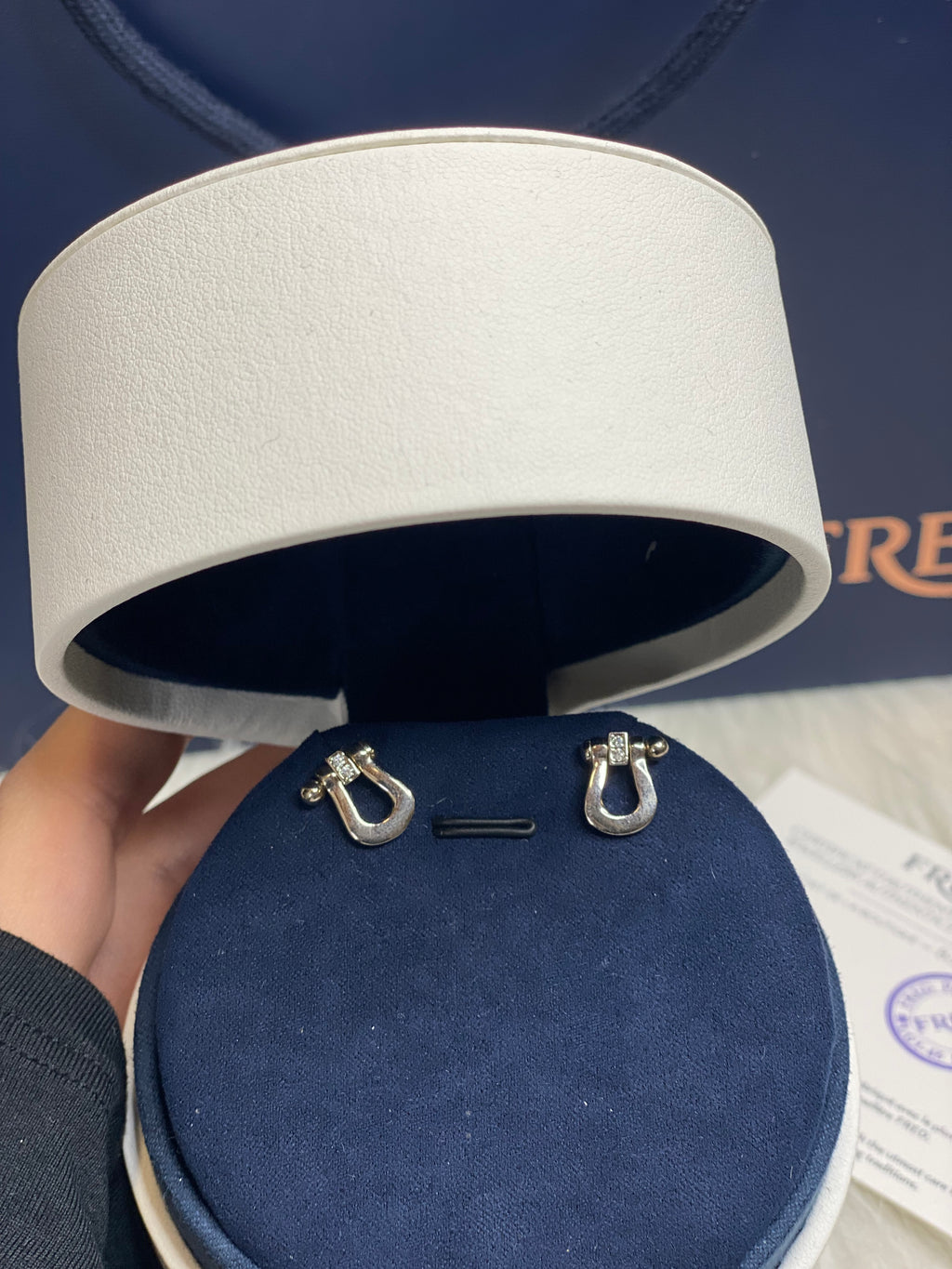 Boucle d’oreille semi diamant