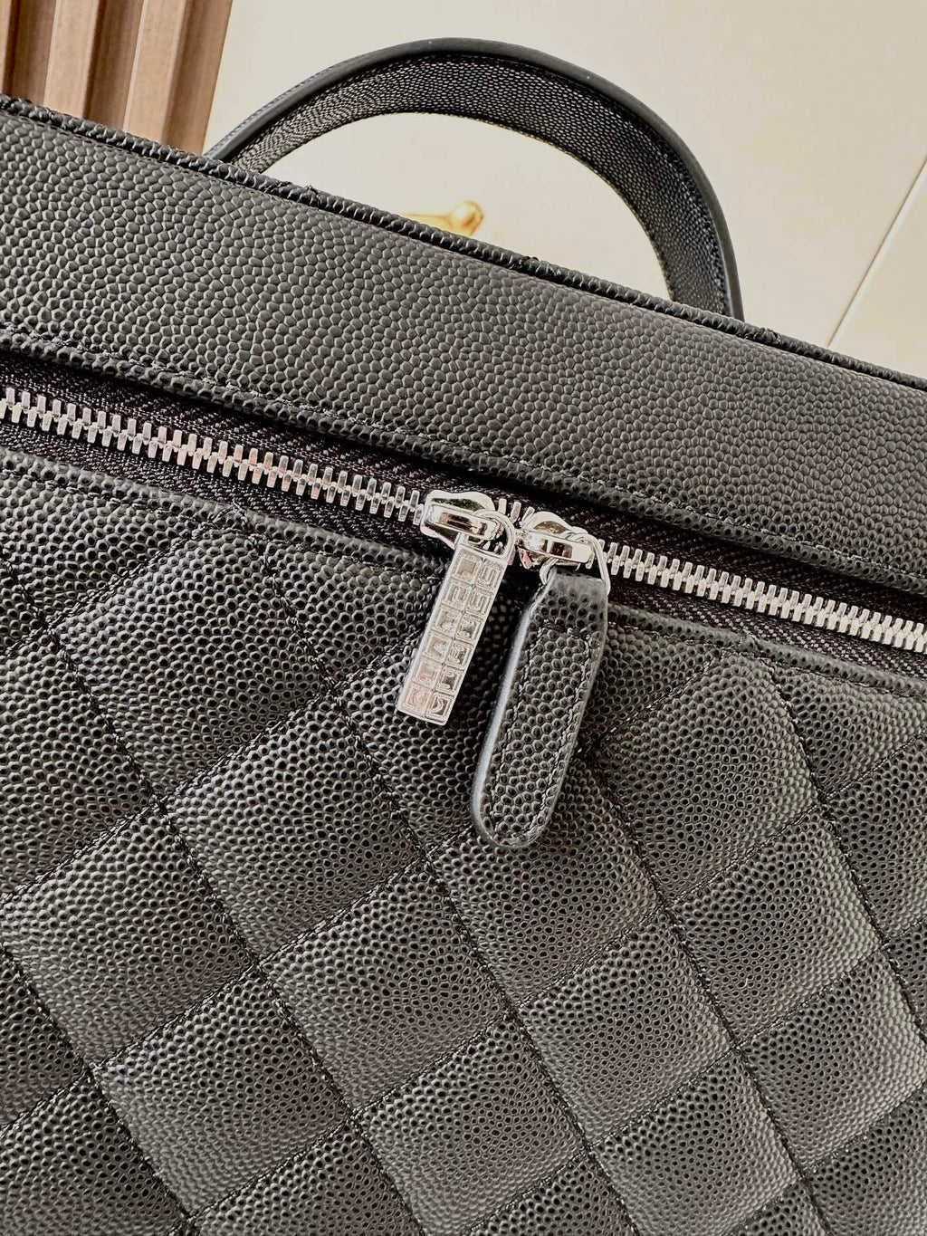 Vanity cuir caviar
