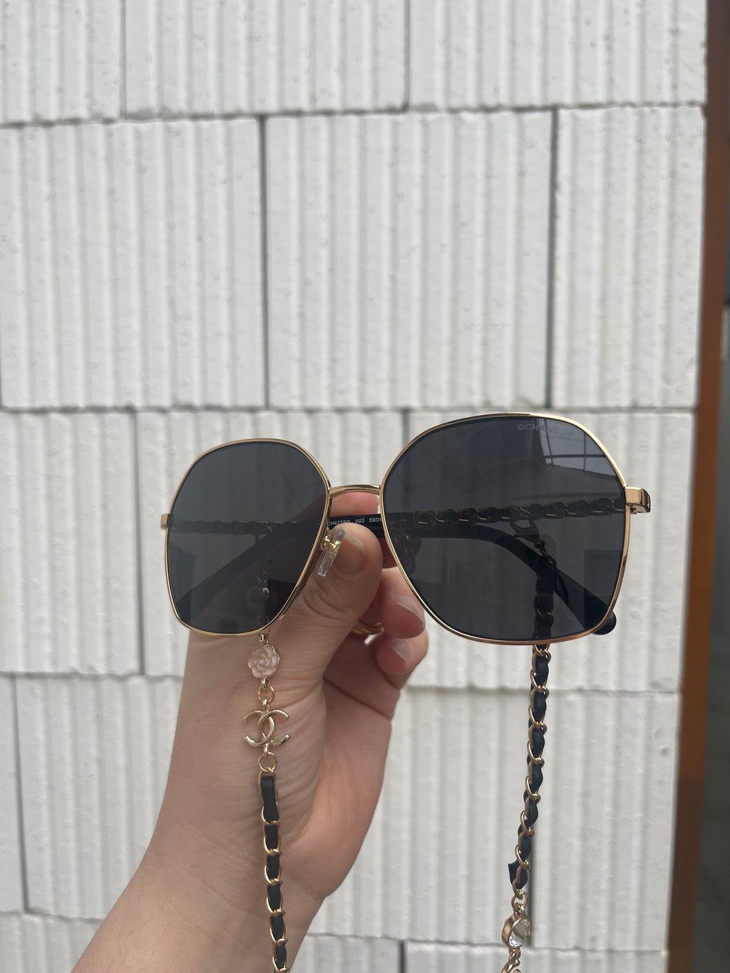 Lunette de soleil chaîne