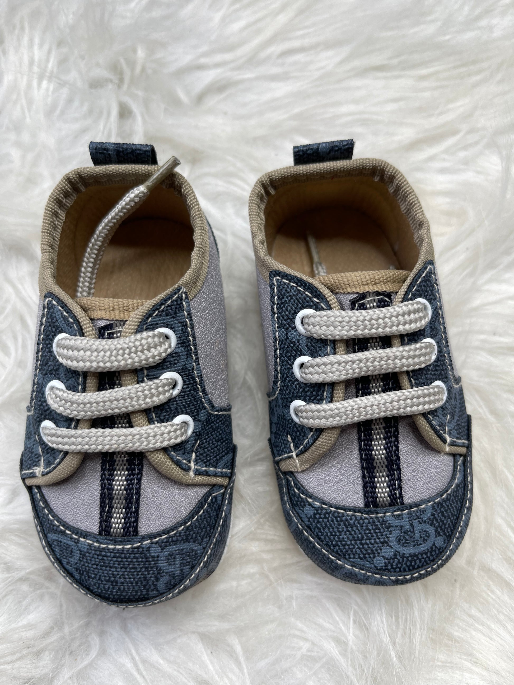 Petite chaussure bébé
