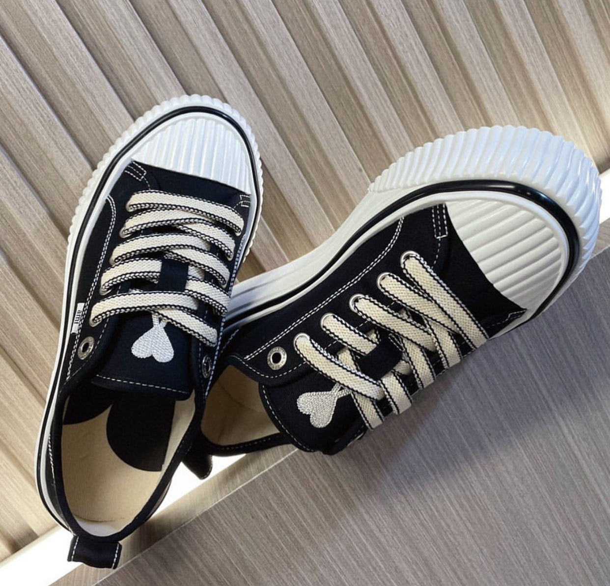 Basket Ami taille 40