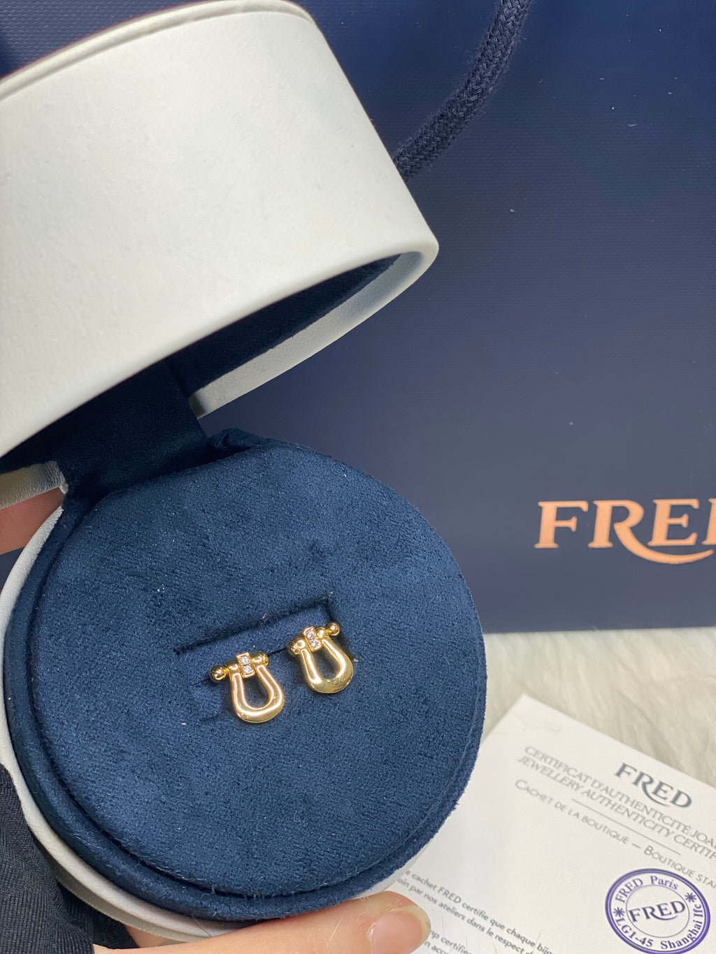 Boucle d’oreille semi diamant