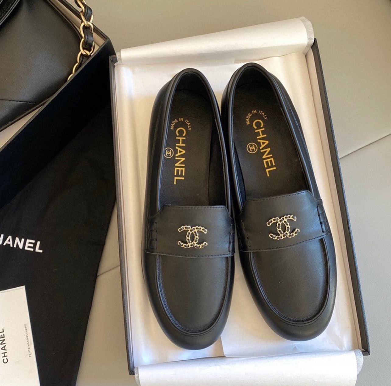 ￼Mocassin cuir chaine taille 40