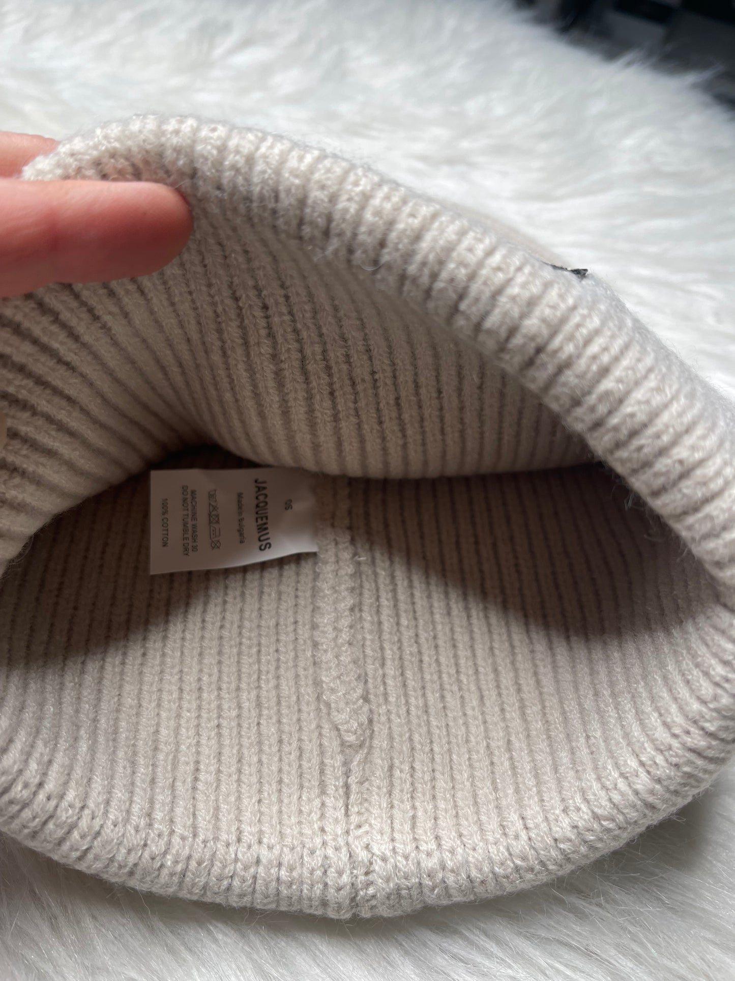 Bonnet J