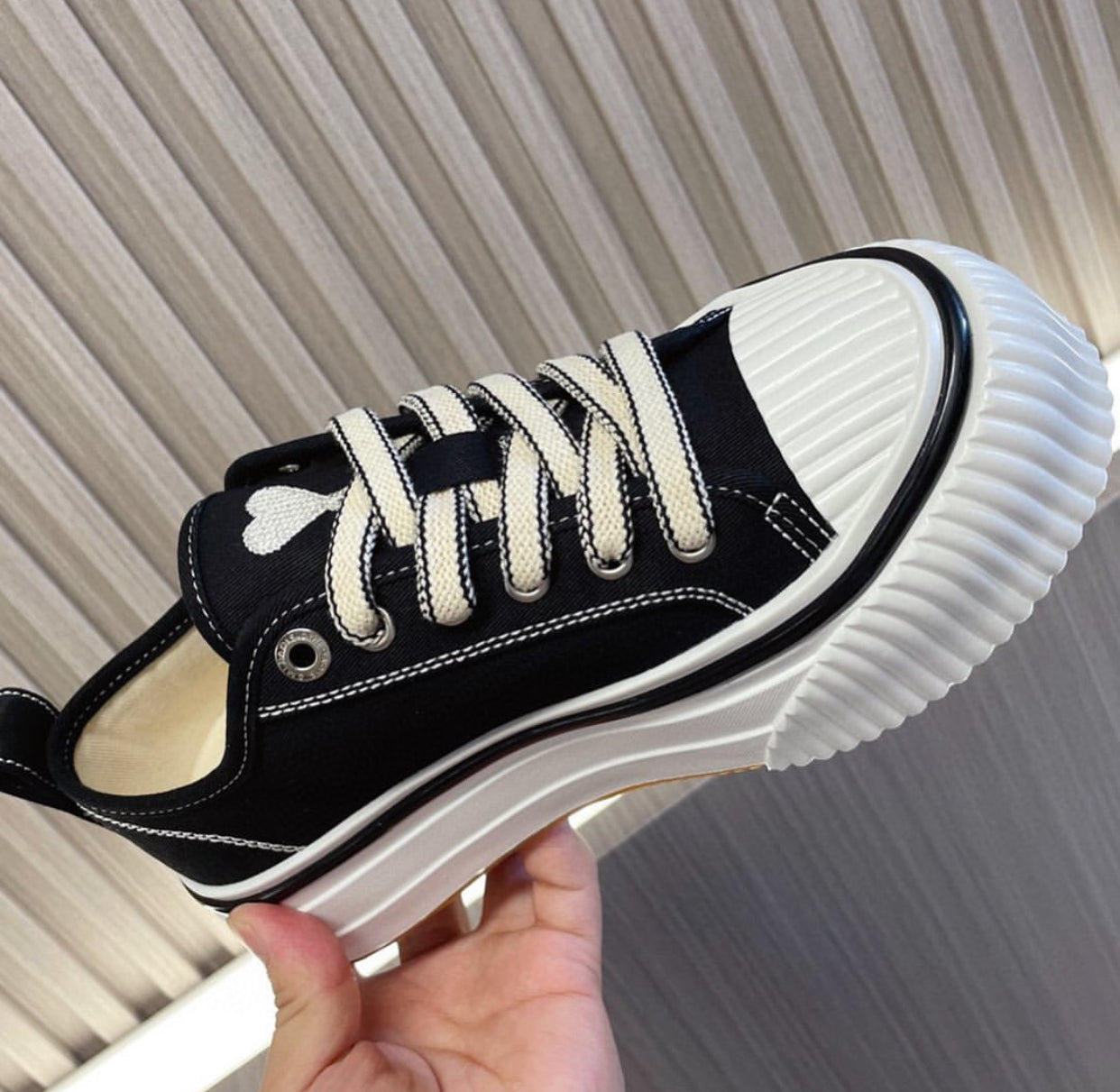 Basket Ami taille 40