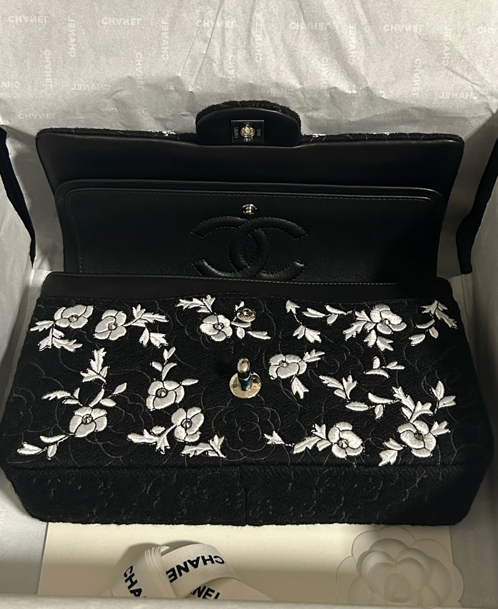 Sac brodé camélia top qualité