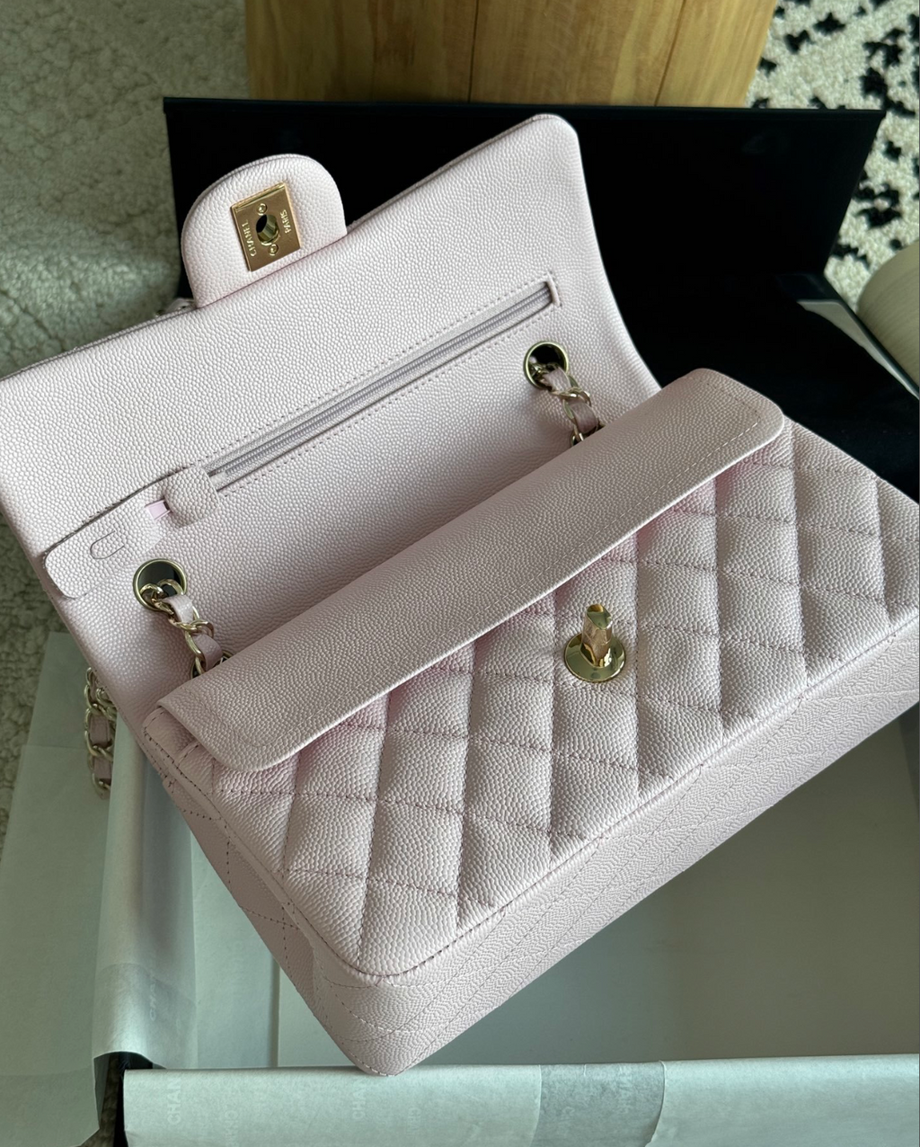 Sac brodé cuir caviar top qualité