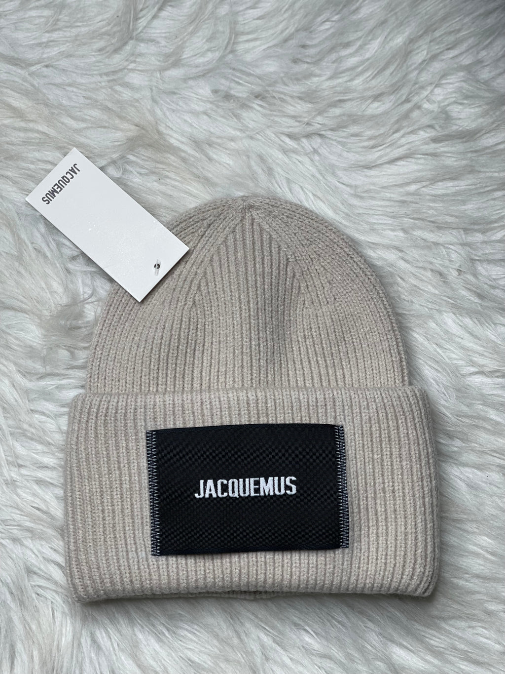 Bonnet J