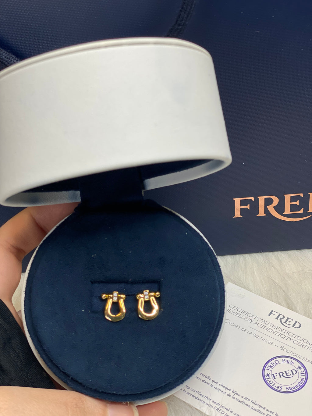 Boucle d’oreille semi diamant