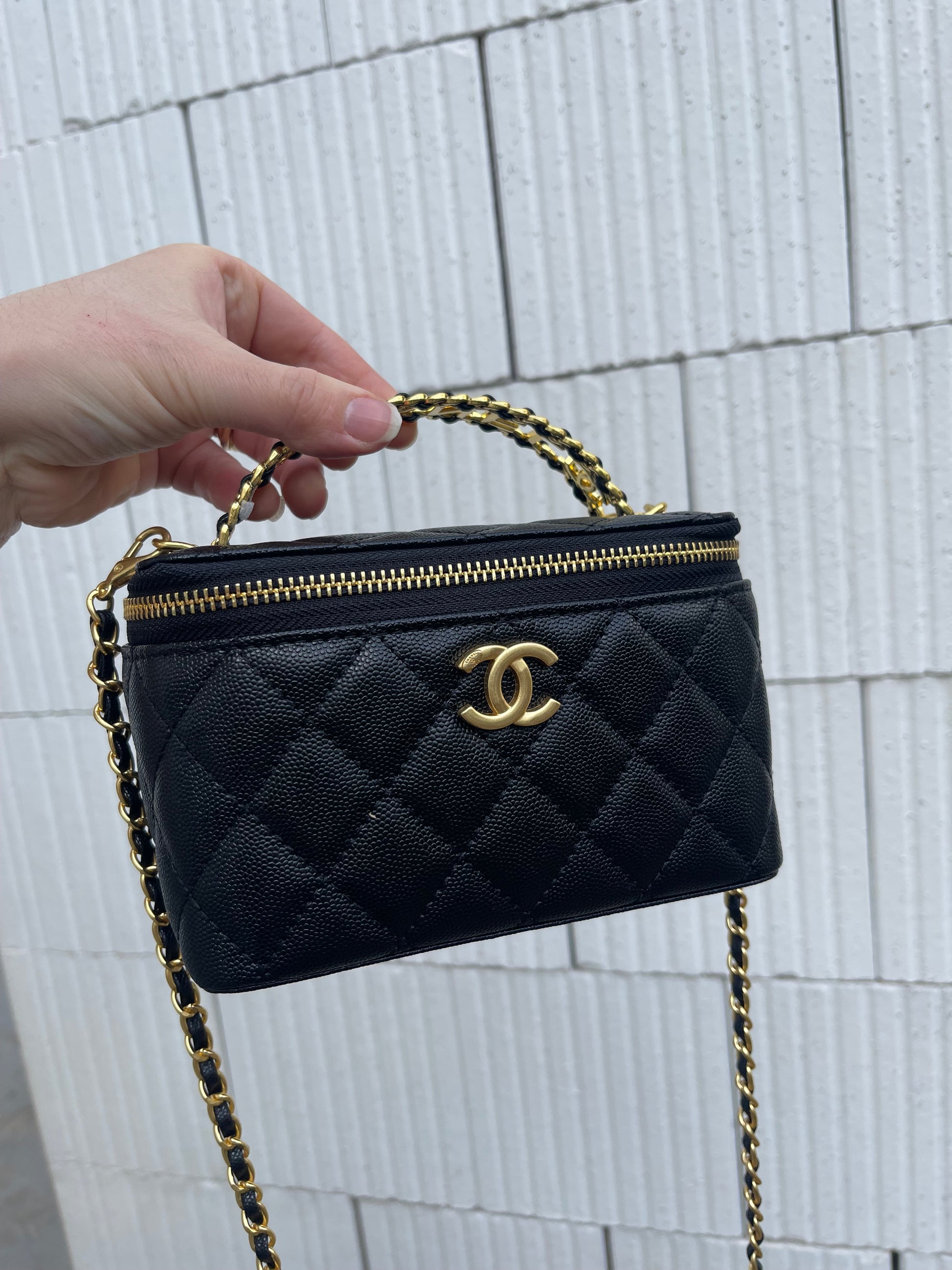 Vanity cuir caviar