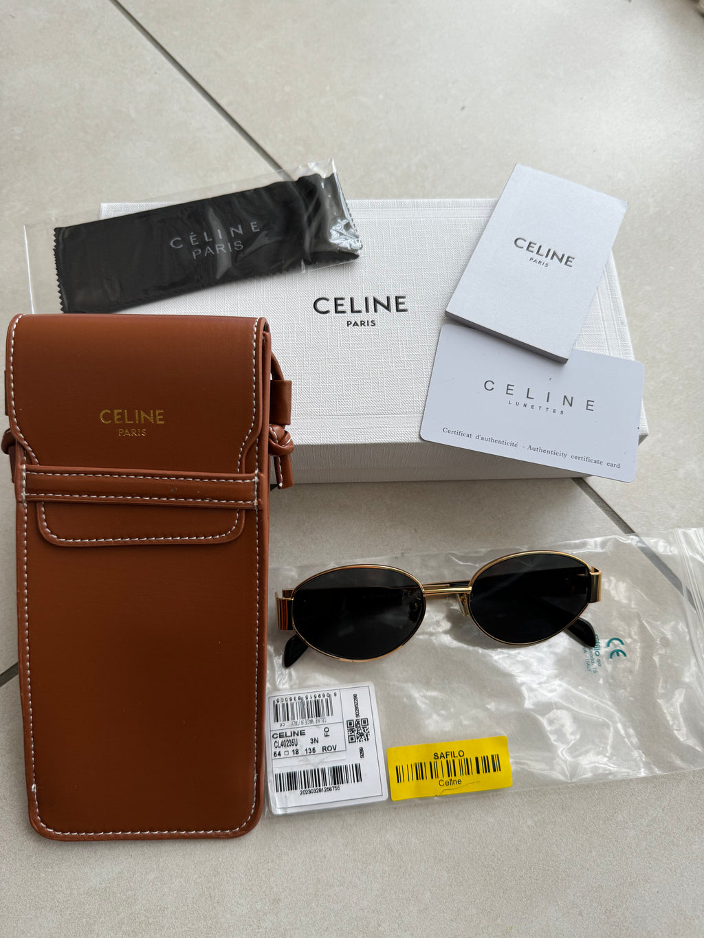 Lunette de soleil avec pochette