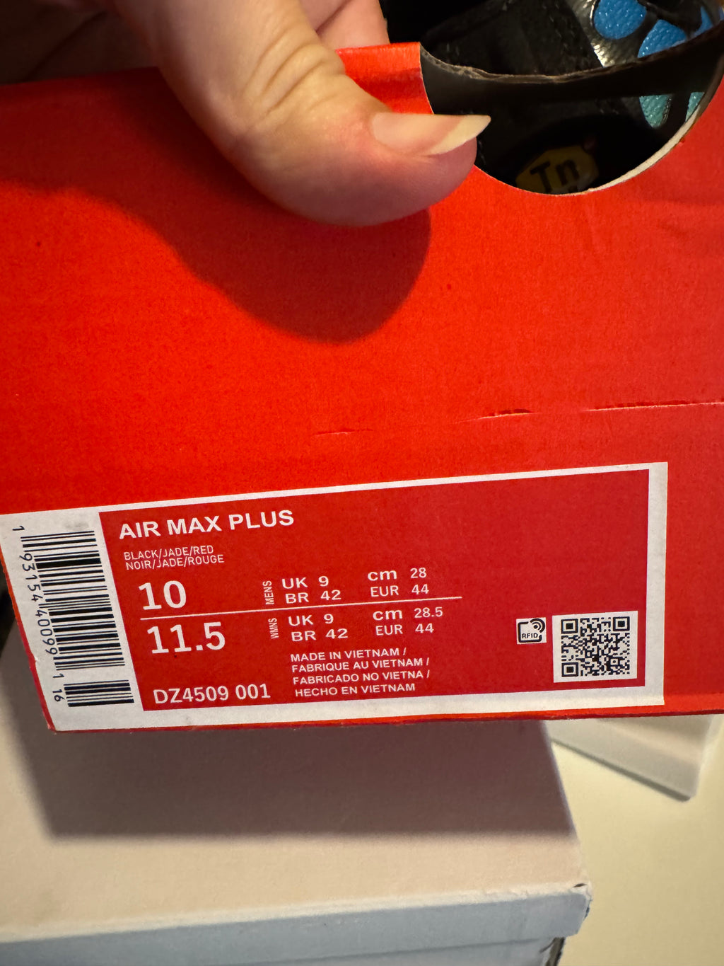 Basket taille 44